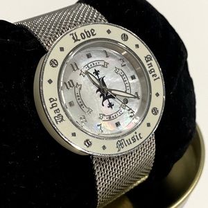 L.A.M.B Round White Enamel Mother of Pearl Stainless Steel Watch LBD_3850110